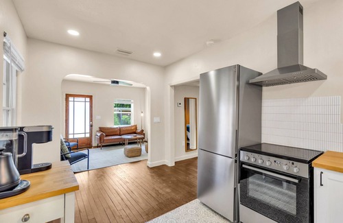 Childs Park Casa | Located near St Pete beaches, downtown Gulfport and short distance to Tampa