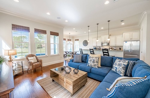 Villa Lago Casa | Located on Golf Course ~ Two Golf Carts ~ Balcony ~ Patio