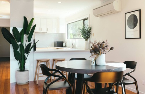 Orford Casa | Located on the banks of the Prosser River; just a short walk to local amenities.