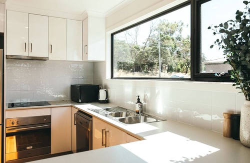 Orford Casa | Located on the banks of the Prosser River; just a short walk to local amenities.