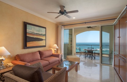 San Jose del Cabo Complejo | Located on the Pristine Medano Beach