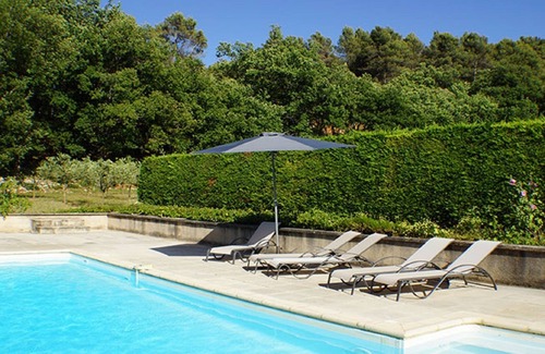 Menerbes Villa | Situado bonita villa provenzal con casa de huéspedes y piscina grande en Menerbes