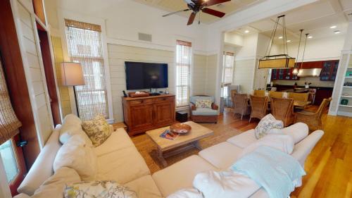 Beach District Casa | Located right on 30A, '57 Western Lake Drive' is a 6BR 6,5BA Home Carriage House home