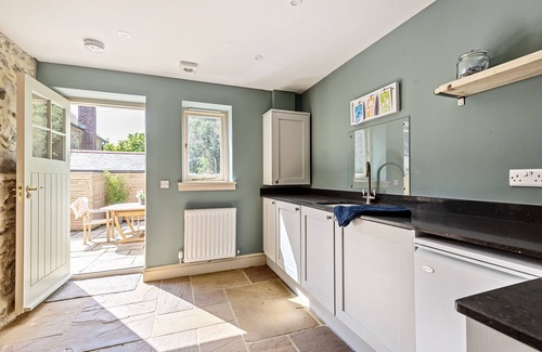 Holditch Cabaña | Located within an AONB and in an ideal location sitting on the border of Dorset and Devon