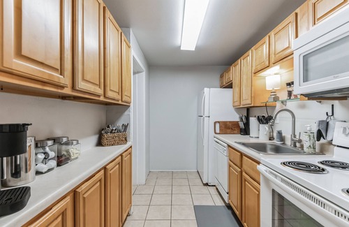 Old Town Casa | Location! 1/2 Block to Beach and 4 Blocks to MAIN STREET! Great Quiet Location!