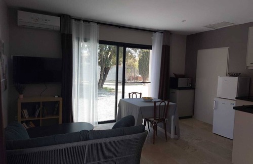 Aureille Apartamento | Location au Cœur des Alpilles, Appartement Pour 2 Personnes Avec Terrasse Privée