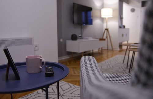 Novi Pazar Apartamento | Ubicación - centro de la ciudad Dos habitaciones Internet inalámbrico gratis Estilo moderno