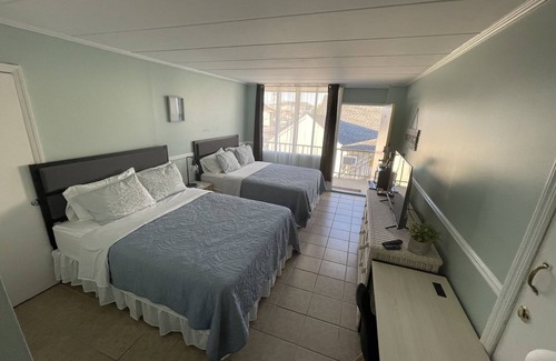 Wildwood Hotel | LOCATION!Charming, cozy home like hotel room