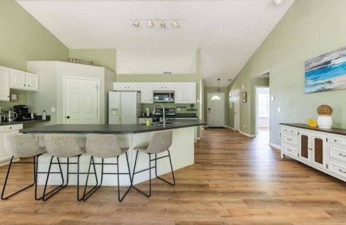 Duncan Casa | Location, Convenience, Comfort! Spacious home in a quite neighborhood, near GSP