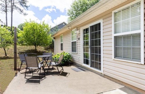 Duncan Casa | Location, Convenience, Comfort! Spacious home in a quite neighborhood, near GSP