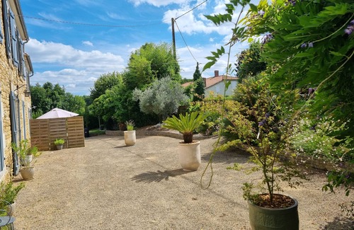 Thouarsais-Bouildroux Casa | UBICACIÓN DE UNA CASA RURAL, TRANQUILA, EN LA VENDEEN BOCAGE