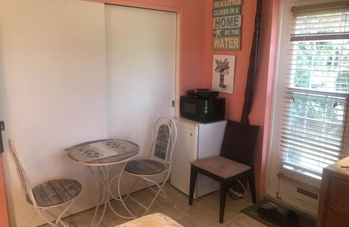 Southampton Apartamento | $ 165. 00 OFERTA de otoño en Cross Bay Private Estate & Beach - RECOGIDA GRATUITA en el aeropuerto