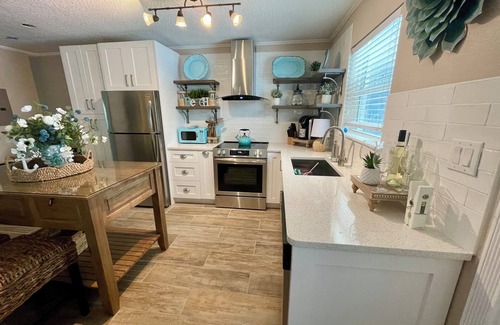Treasure Island Condominio | Location, location, location- Treasure Island cozy cottage