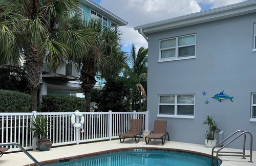 Treasure Island Condominio | Location, location, location- Treasure Island cozy cottage