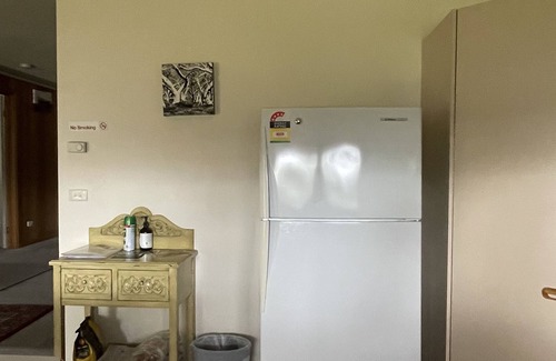 Mansfield Casa | Location Location - 5 minutes walk to shops, restaurants and cafes.