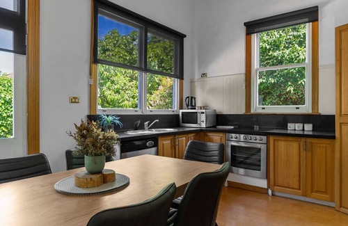 Launceston CBD Casa | Location, Location, Location