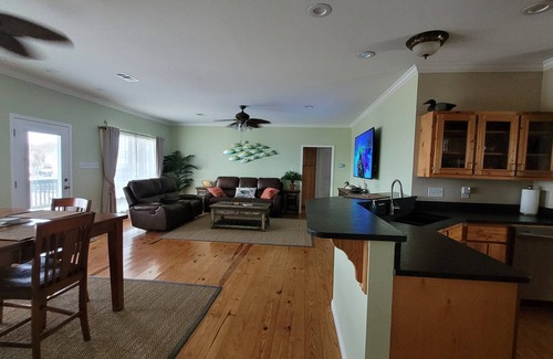 Port O Connor Casa | Location, Location!! Only Steps to Froggies Boat Ramp and Bait dock