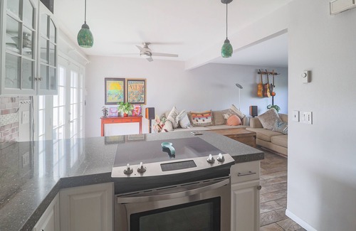 Solana Beach Condominio | LOCATION, LOCATION, LOCATION - Walk to Del Mar Racetrack, Beach, Downtown