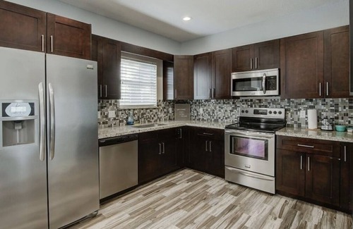 Flagler Village Casa | Location! - Luxury Family Pool Home
