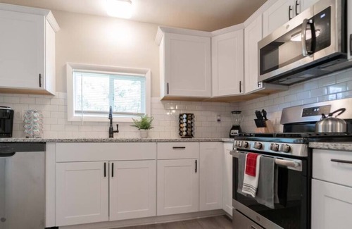Highland Casa | Location & Relaxation | A Beautiful Modern Stay