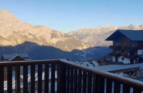 Puy-Saint-Vincent Apartamento | Location saisonnière 3 pièces à Puy-Saint-Vincent, 6 personnes, proche pistes, piscine, parking inclus - FR-1-504-599