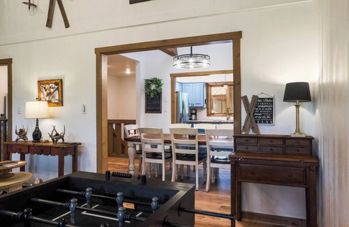 Angel Fire Casa | Location! Short walk to golf/tennis/park, firepit, multiple decks, high spd wifi