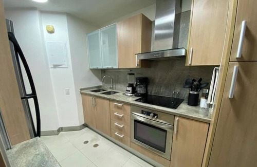 Chacao Apartamento | Location & Style, Spacious Apartment in El Rosal, CCS