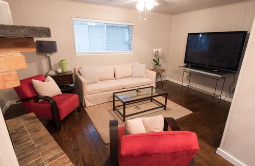 Northeast Dallas Casa | ¡Ubicación! Actualizado con buen gusto 2-2 Lakewood Duplex, 1/2 milla a White Rock Lake