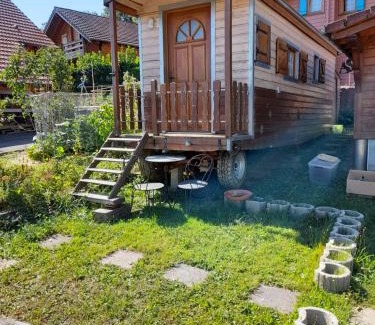 Waldighofen Chalet De Esquí | location type gîte, chambre d'hôte, meublé de tourisme dans joli petit chalet typique et ou jolie roulotte type bohème