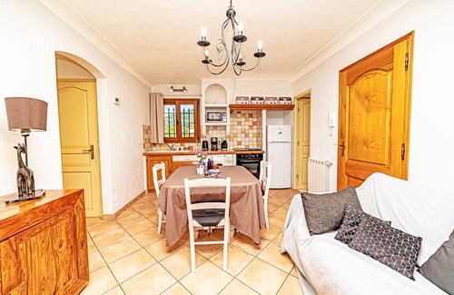 Le Bar-sur-Loup Apartamento | LOCATIONS-06 - LA MAISON NOELIE 1ER ETAGE 300M RIVIERE 30mn NICE CANNES ANTIBES