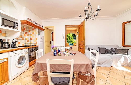 Le Bar-sur-Loup Apartamento | LOCATIONS-06 - LA MAISON NOELIE 1ER ETAGE 300M RIVIERE 30mn NICE CANNES ANTIBES