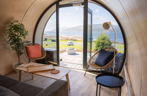 Calgary Cabina | Loch Assapol - sleeps 4 guests in 1 bedroom