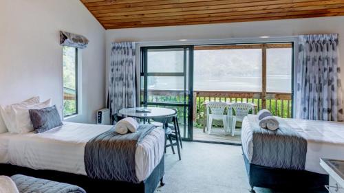 Lochmara Bay Cabina | Lochmara Lodge - 20mins by boat from Picton