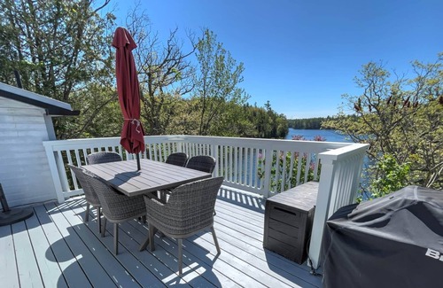 Rideau Lakes Casa | Lockmaster's House, Davis Lockstation, Parks Canada