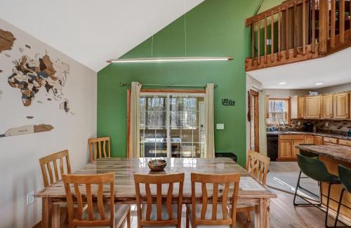Locust Lake Village Casa | Locust Lake Livin Hot Tubfire Pitskiingpets