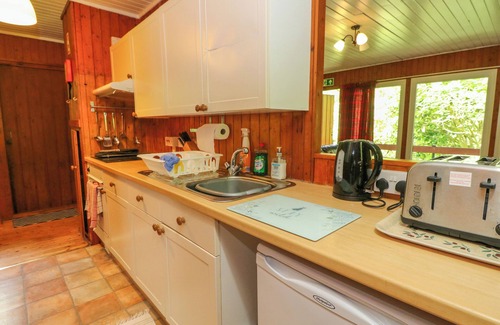 Isle of Arran Cabaña | LODGE 2 - "ROWAN", pet friendly in Lamlash, Isle Of Arran