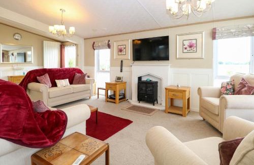 Stowmarket Casa | Lodge 26, Fishing Lakes