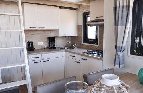 Municipality of Hellevoetsluis Chalet De Esquí | Lodge 4.5 km From the Seaside Town of Rockanje