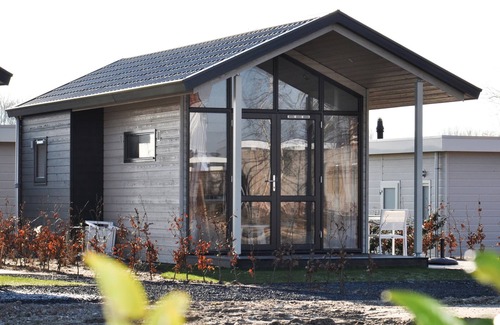 Municipality of Hellevoetsluis Chalet De Esquí | Lodge 4.5 km From the Seaside Town of Rockanje