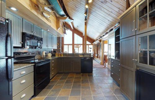 Greenville Junction Casa | Lodge at Moosehead Lake
