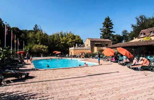 Beaumont-du-Perigord Casa | Camping Village **** El Molino SURIER - Shack rústico 3 habitaciones 5 personas