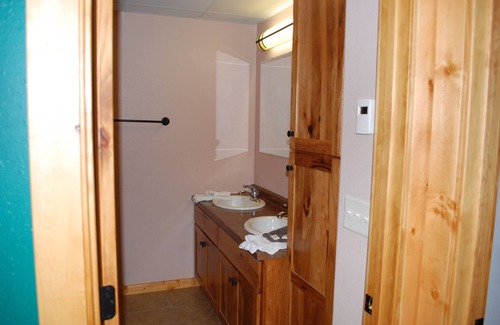 Webster Cabina | LODGE in Webster HYWY 12 & 25 Located on site with Pereboom Cafe