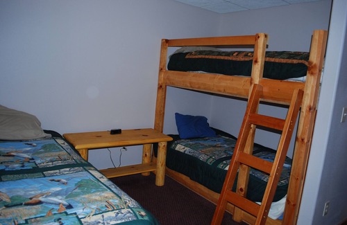 Webster Cabina | LODGE in Webster HYWY 12 & 25 Located on site with Pereboom Cafe