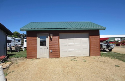 Webster Cabina | LODGE in Webster HYWY 12 & 25 Located on site with Pereboom Cafe