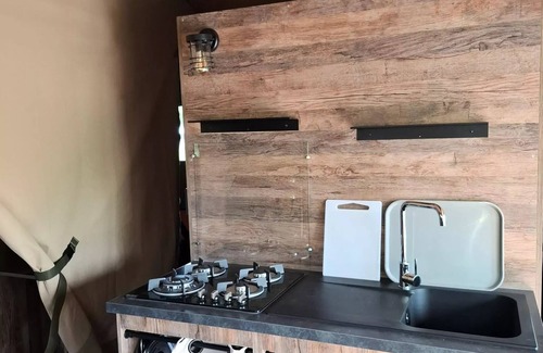Long Cabina | LODGE LE CAREX Grundstück 16- 2 Schlafzimmer 5 Betten 5 Personen