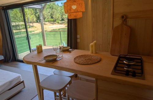 Parcoul-Chenaud Alquiler De Eote | Lodge on the water in Dordogne