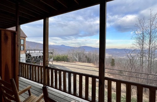 Stanardsville Casa | Lodge Room 110 - The Zen