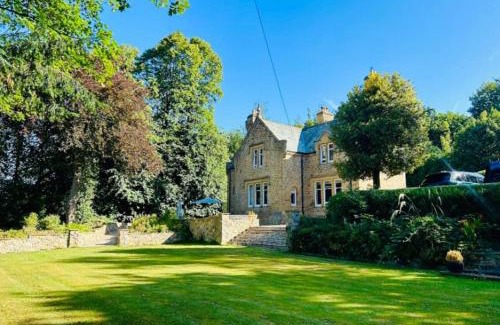 Gateshead Casa | Lodge - Sleeps 18 pet friendly & free parking