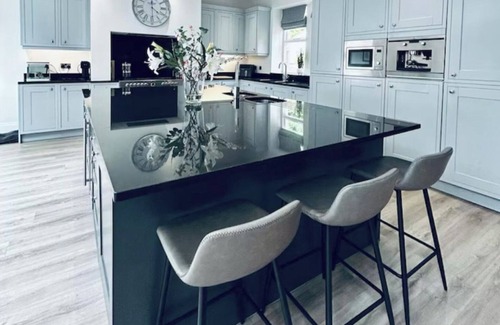Gateshead Casa | Lodge - Sleeps 18, pet friendly & free parking