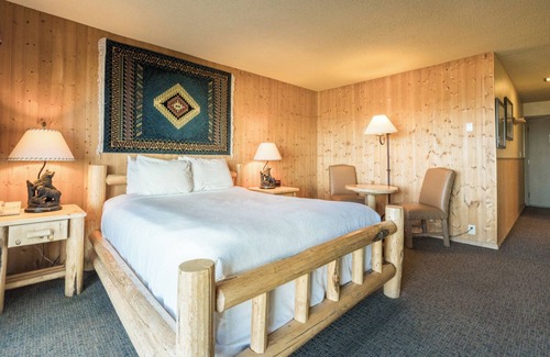 South Lake Tahoe Hotel | Lodge-styled Room w/ Patio/Balcony Facing Lake Tah